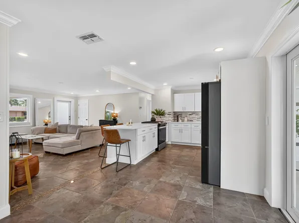 342 Azalea Street, Palm Beach Gardens, FL 33410