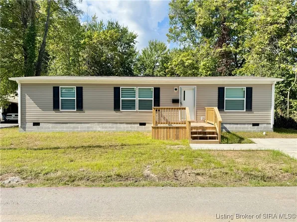 232 S Oak Street, Austin, IN 47102