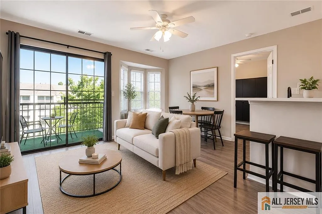 1 bed, 1.0 bath, 469 sqft, $1,875 — Photo 2