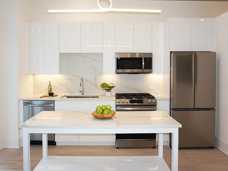 Luxe Suites Chicago Luxury Apartments — Photo 89