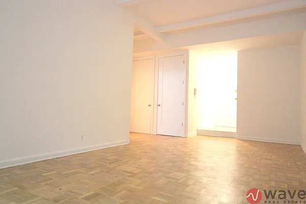 Rented by Wave Real Estate Group | media 5