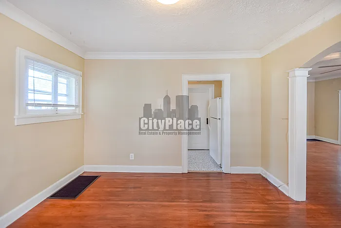 728 E 34th St — Photo 12