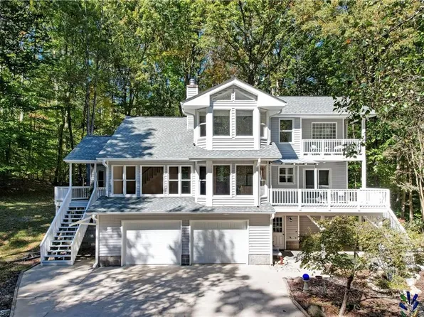 3000 High Meadows Ct, Greensboro, NC 27455