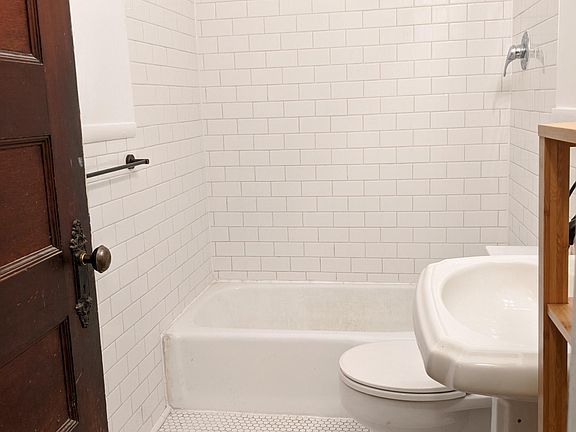 5th image of 4225 Genessee St