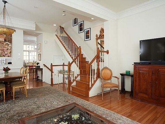 3rd image of 4834 Montgomery Ln