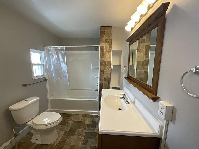 659 W College Ave — Photo 6
