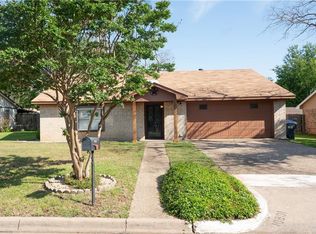 10801 Apache Dr, Woodway, TX 76712