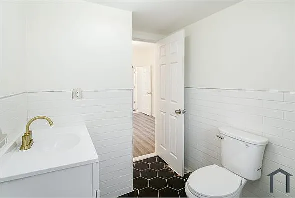 2547 N Lee St — Photo 8