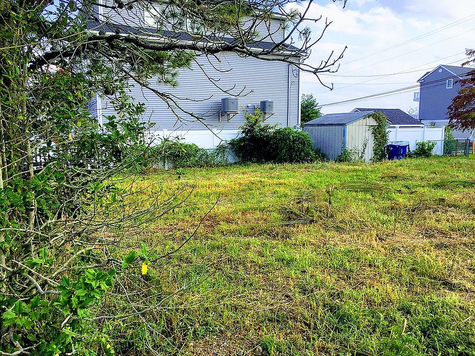 2nd image of 17 Cove Rd