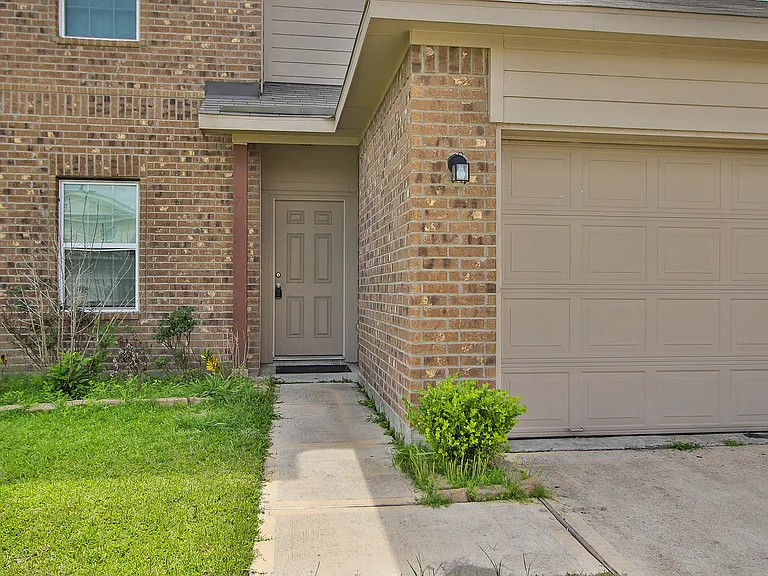 2209 Onyx Ct — Photo 6