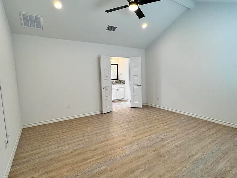 12707 Joliet Ave — Photo 15
