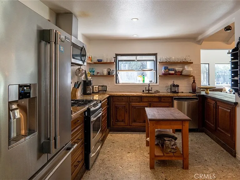 1304 E Carleton Ave — Photo 9
