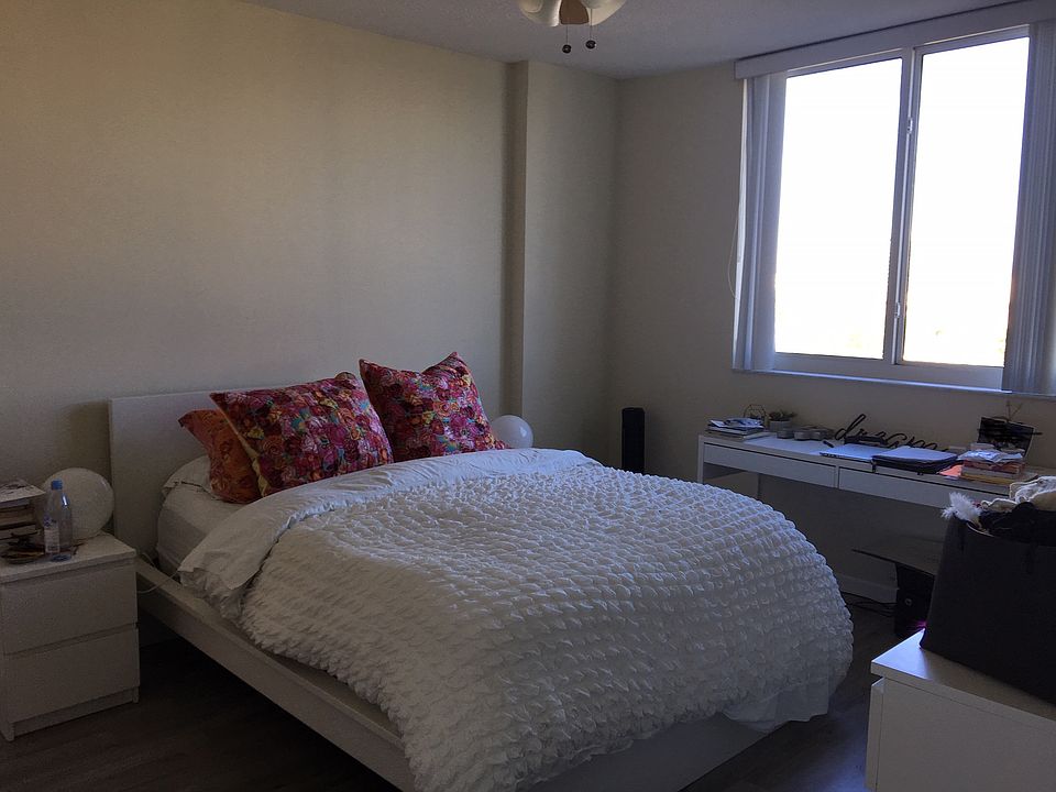 1st image of 2775 NE 187th St APT 402