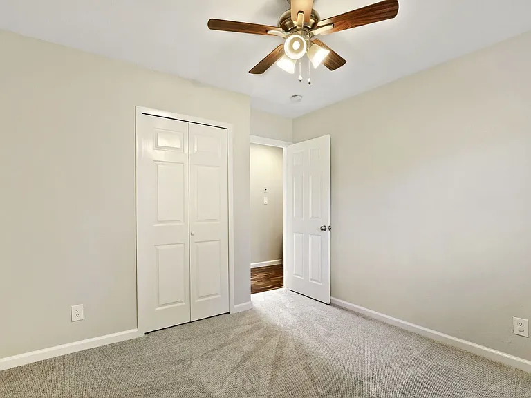 5716 Wellington Dr — Photo 16