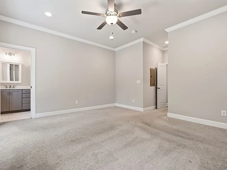 1108 Wall St — Photo 11