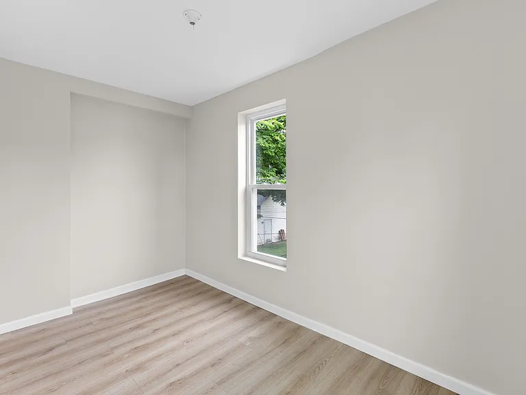 1369 City Park Ave — Photo 14