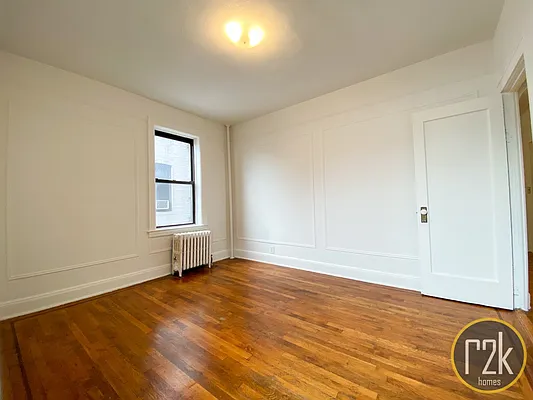 Rented by Realty 2000 Corp | media 8