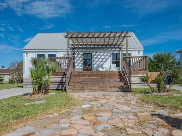 7 Lauderdale Dr, Rockport, TX 78382