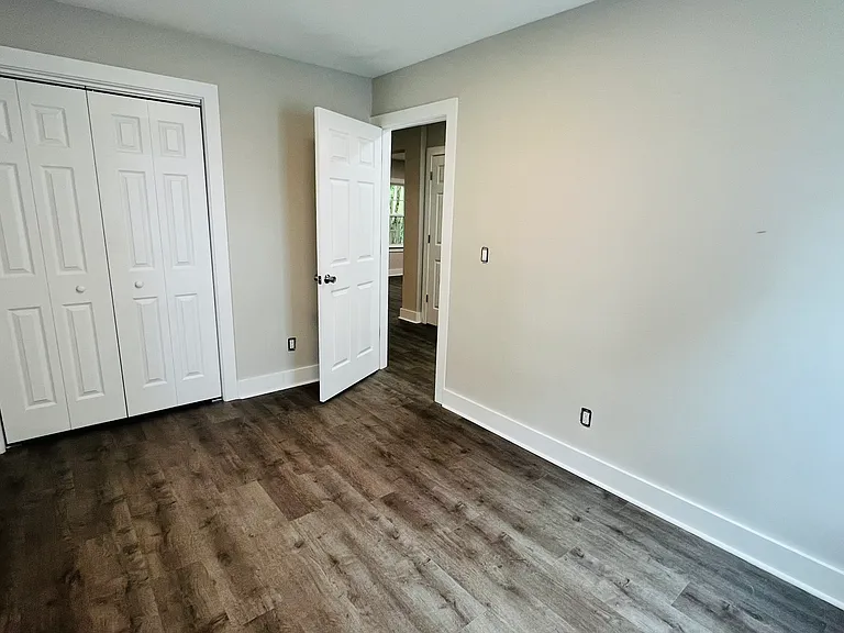221 E Plank Rd — Photo 11