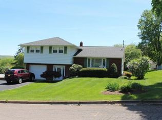 9 Tudor Dr, Endicott, NY