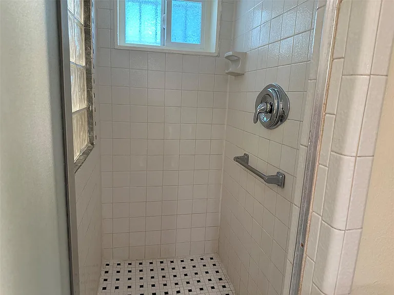 2826 Green Fields Dr — Photo 14