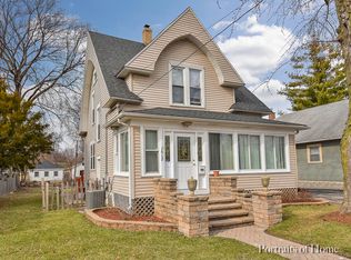 612 Bluff City Blvd, Elgin, IL 60120