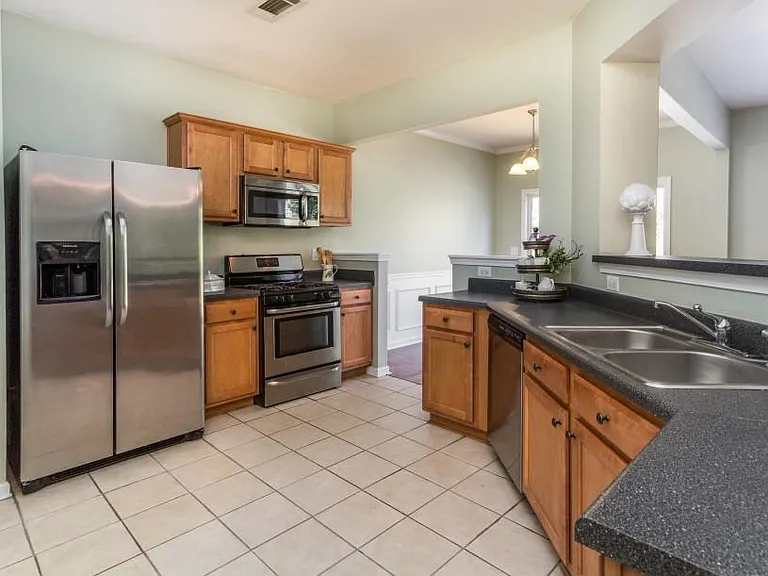 5640 Sterling Ct — Photo 10