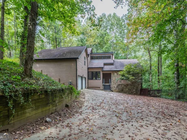1945 Ledieu Rd, Roswell, GA 30075