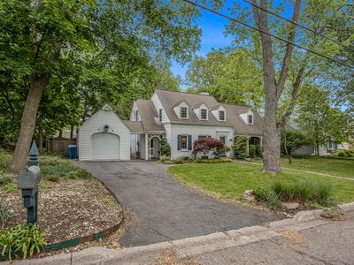 902 Edgemoor Ave, Kalamazoo, MI, 49008