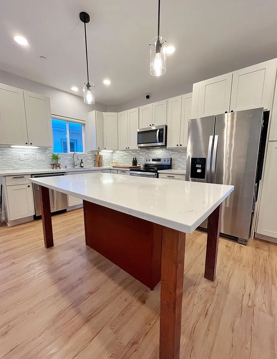 3 bed, 1104 sqft, $4,200 — Photo 2