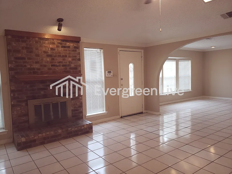 2217 Rockwood Dr