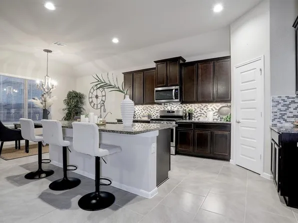 505 Crater Lake Drive, League City, TX 77573