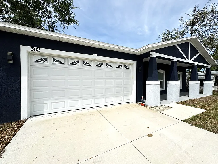 302 Archimedes St — Photo 5