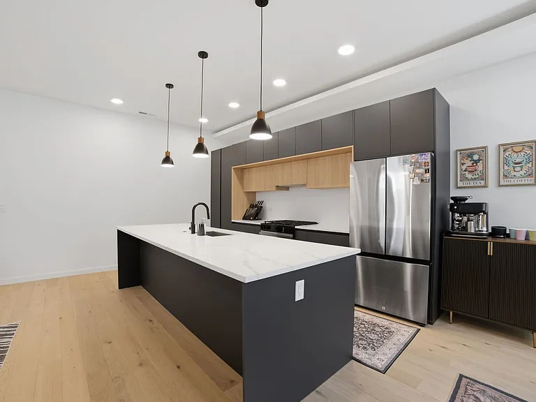 5039 N Winthrop Ave #2F — Photo 6