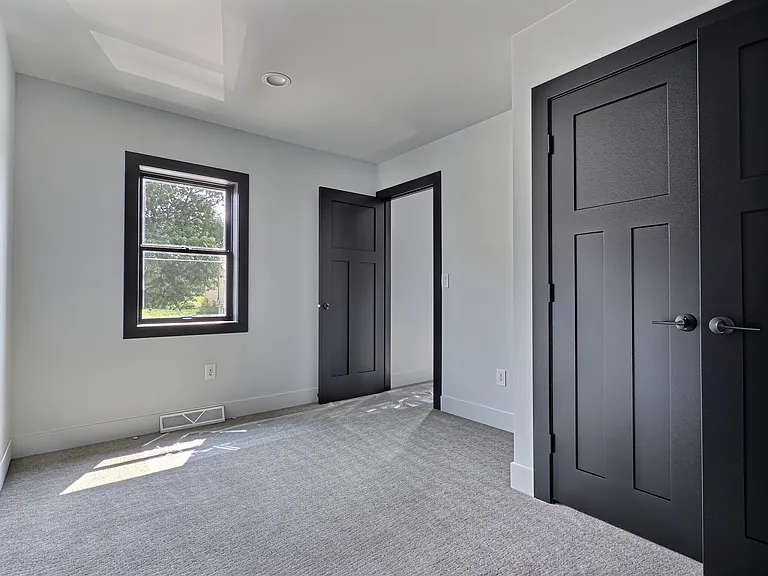 401 Memorial Rd #4 — Photo 14