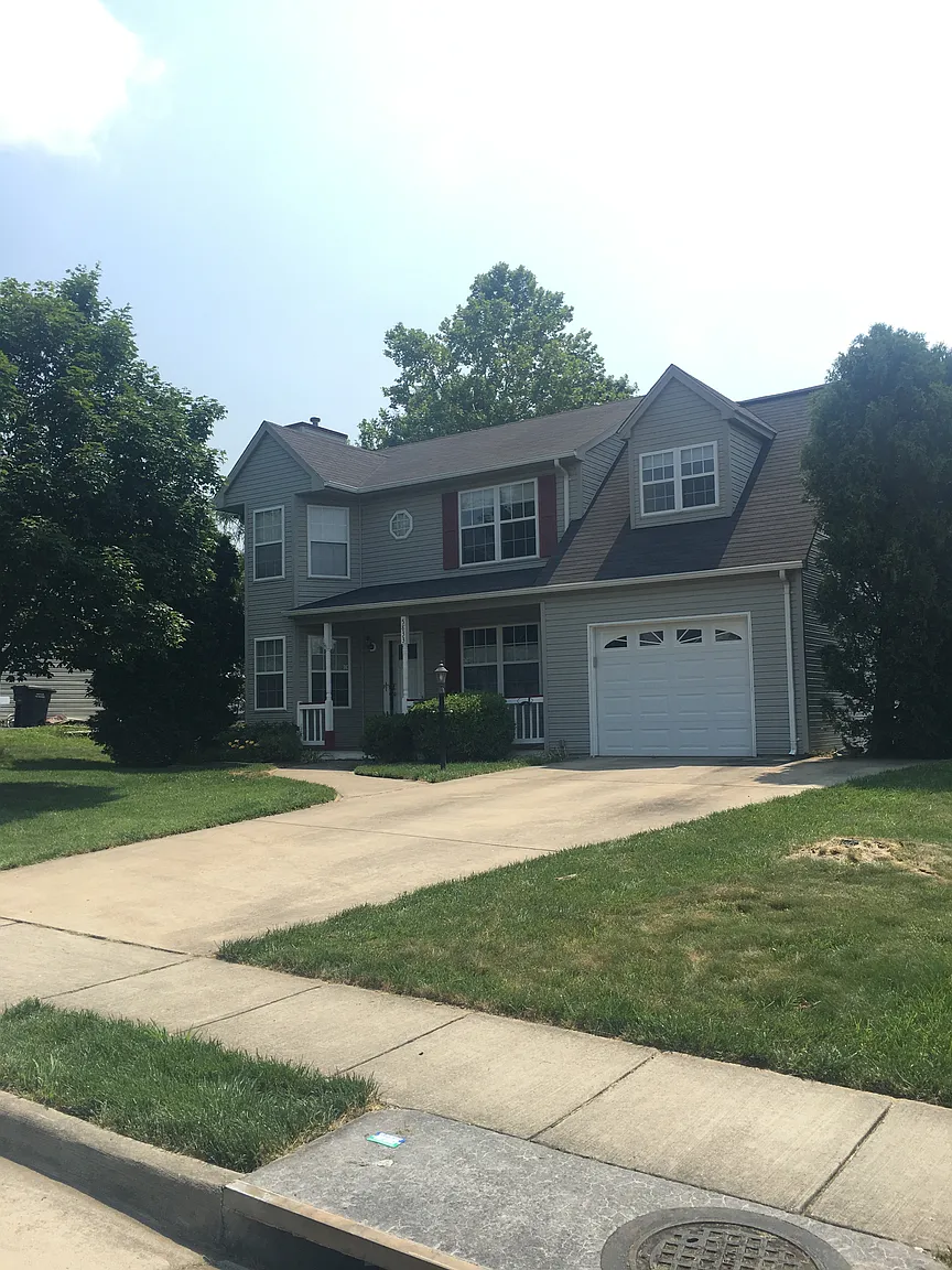 5833 Riverside Dr photo 1