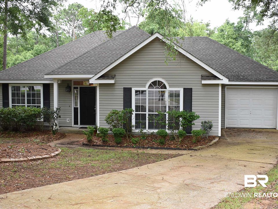 1st image of 102 Ivy Cir