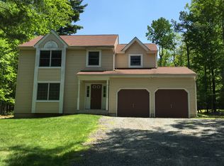 208 Fox Rd, Dingmans Ferry, PA 18328
