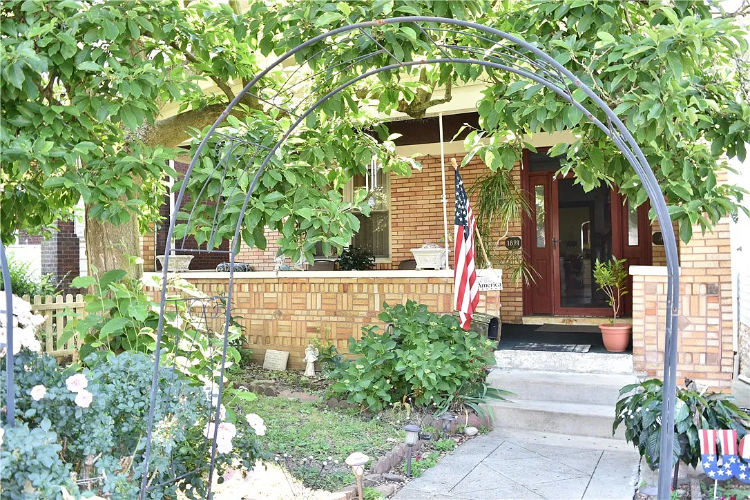 1821 Tonopah Ave photo 1