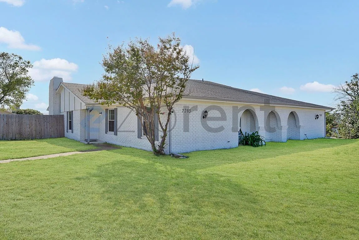 3 bed, 1551 sqft, $1,875 — Photo 2