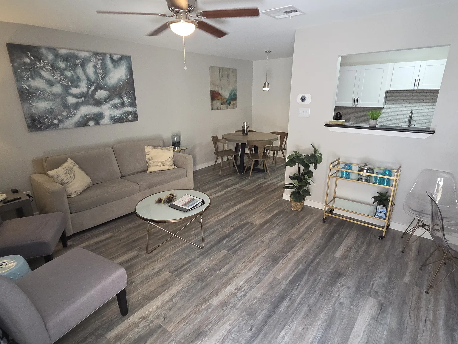 2 bed, 1.5 bath, 802 sqft, $2,090 — Photo 4