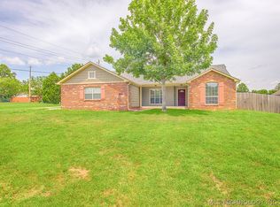 8005 Tims Ln, Claremore, OK 74017