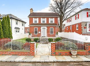 3334 Country Club Rd, Bronx, NY 10465