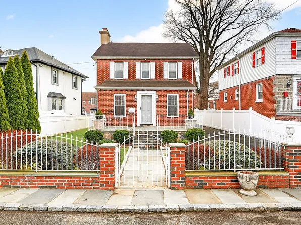 3334 Country Club Rd, Bronx, NY 10465