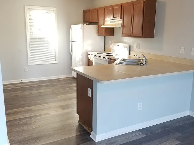 15 Coats Cir — Photo 2