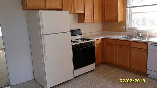 2nd image of 810 N Center St APT A