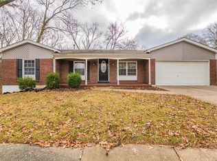 6882 Foxbend Ct, Florissant, MO 63033