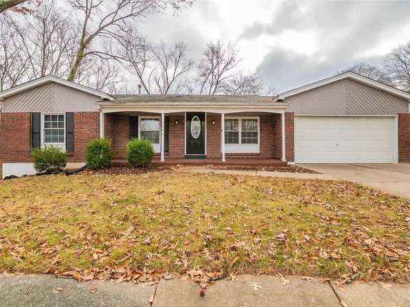 6882 Foxbend Ct, Florissant, MO 63033