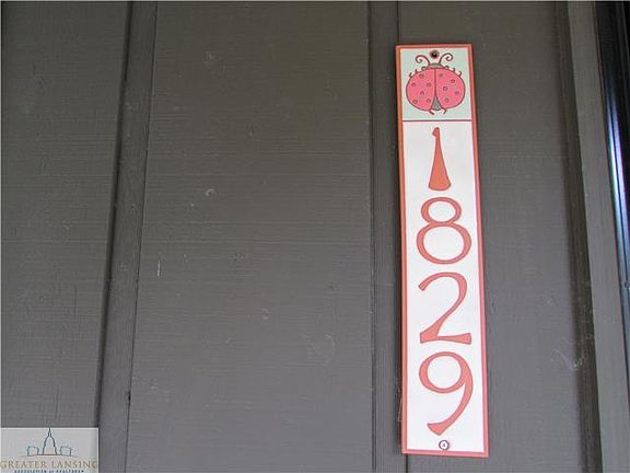4th image of 1829 E Burrwood Cir
