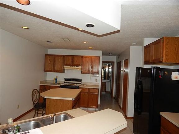 5th image of 3871 Northwoods Ct NE Unit 2